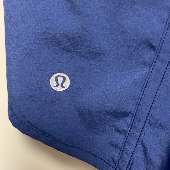 Lulu LR Tracker Shorts - Picture 4 of 7